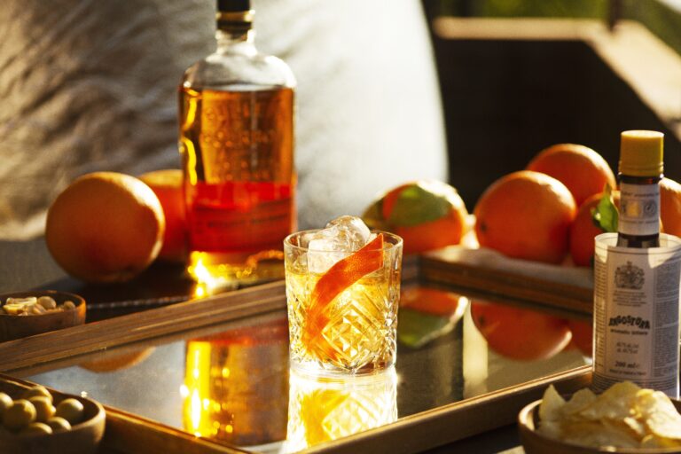 London,,Uk,-,October,10,,2022:,Old,Fashioned,Cocktail,With